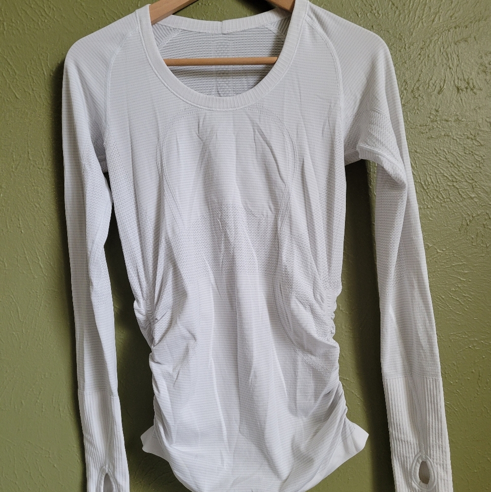 Lululemon long-sleeved  sport shirt